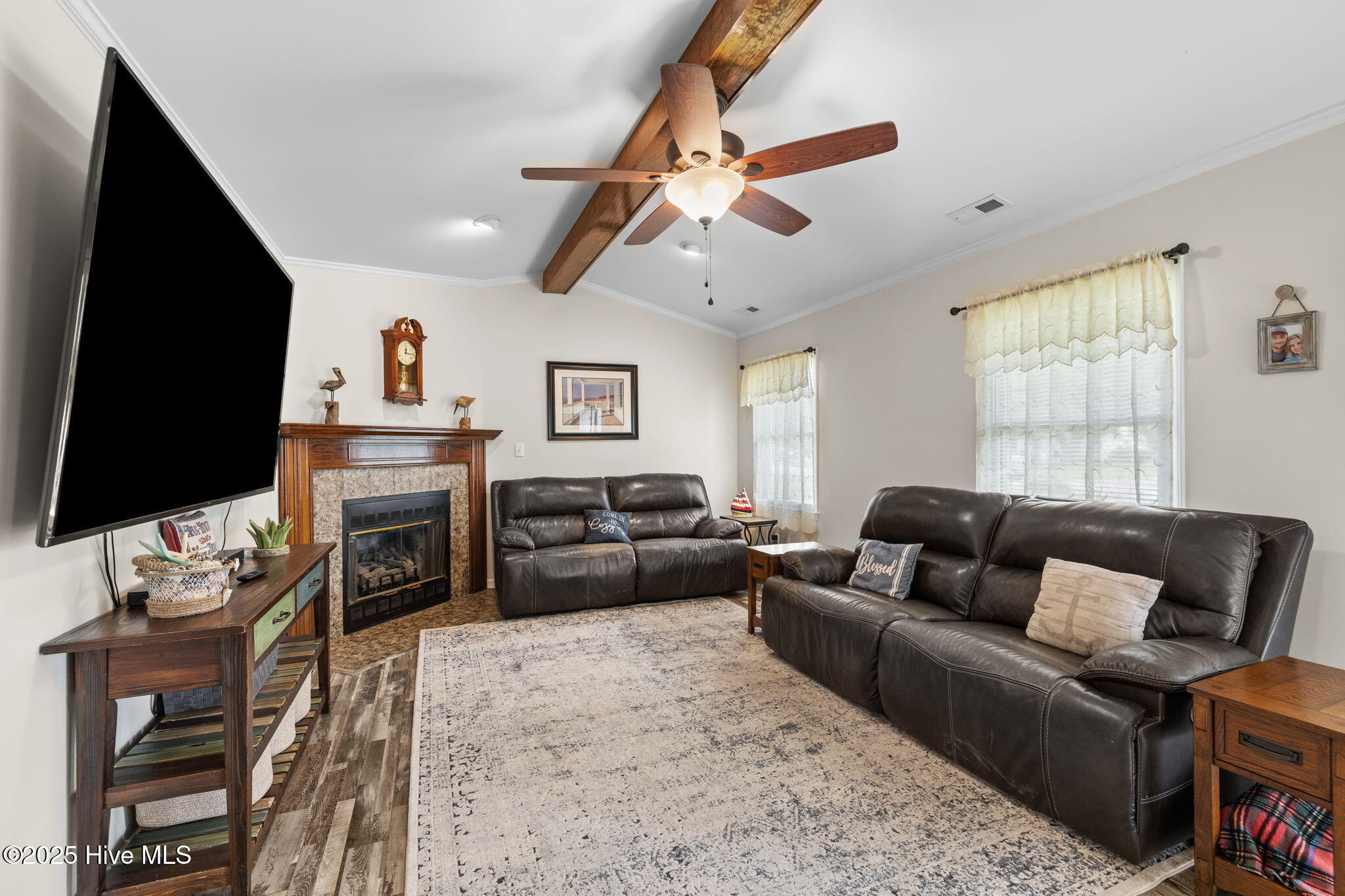 1815 Paulette Road Morehead City, NC 28557 - Photo 22 of 54 Living Room
