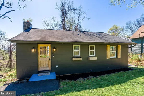 $375,000 | 70 Arrowood Road, Linden, VA 22642