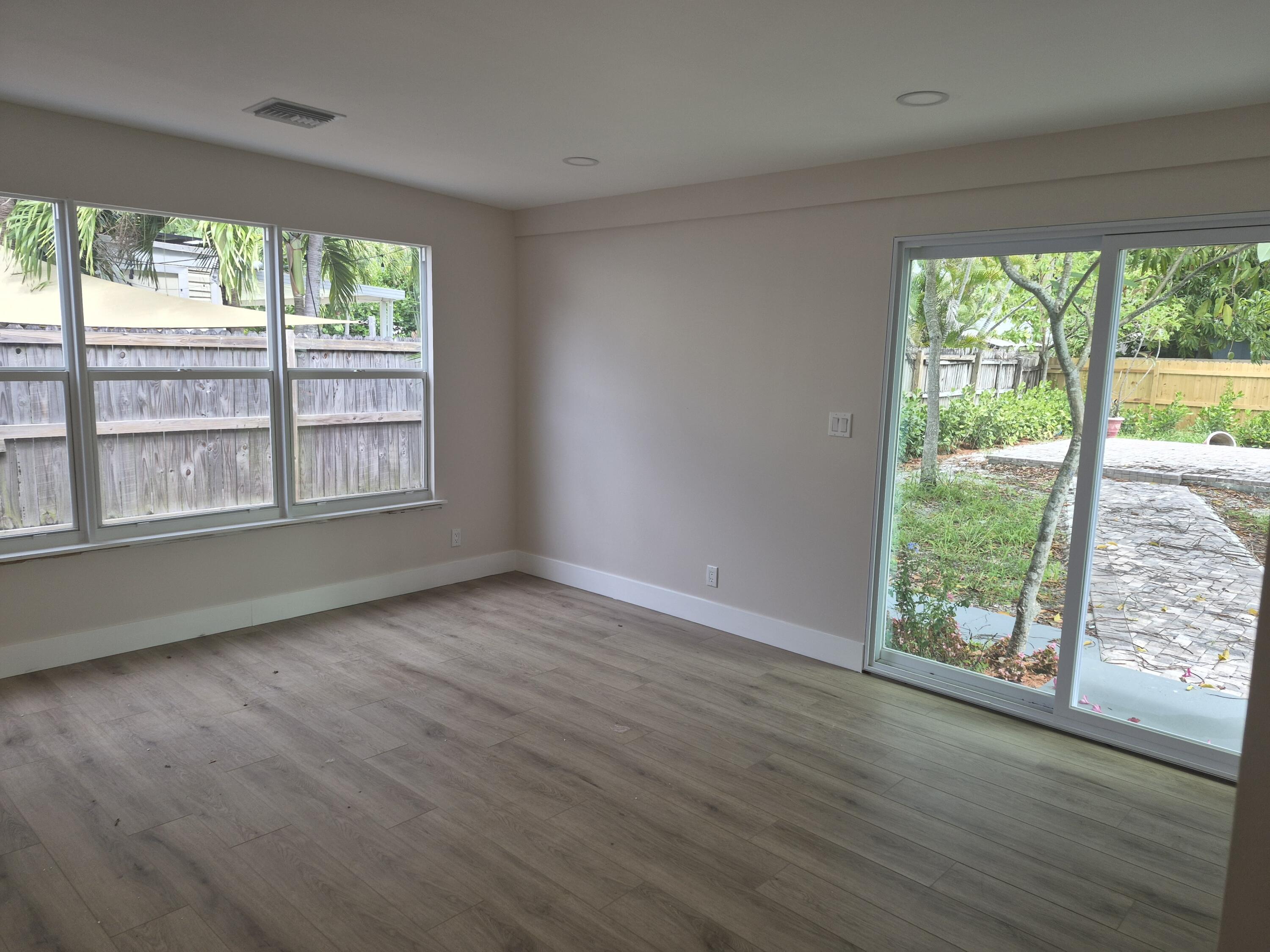 707 Hampton Road West Palm Beach, FL 33405 - Photo 21 of 30 20260513_112539