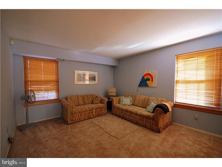 47 Windmill Drive Clementon, NJ 08021 - Photo 8 of 25 Gallery Image 8