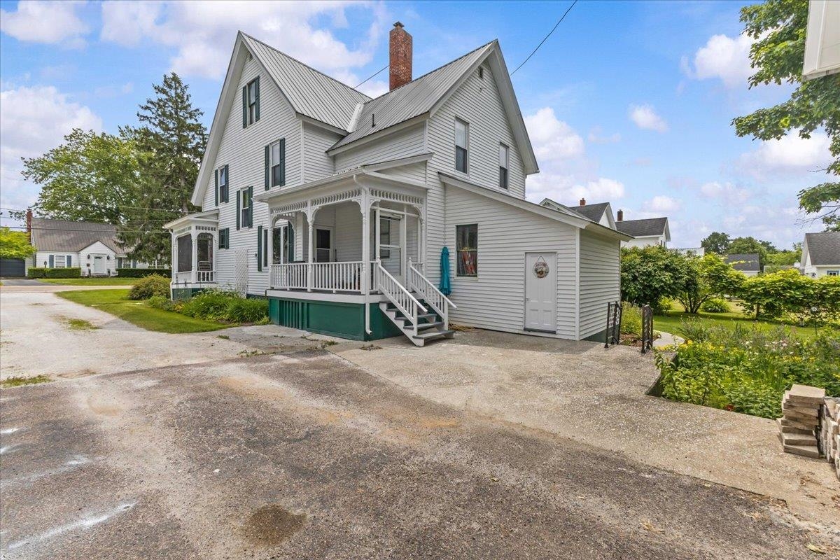 23 Spring Street Swanton, VT 05488 - Photo 4 of 33
