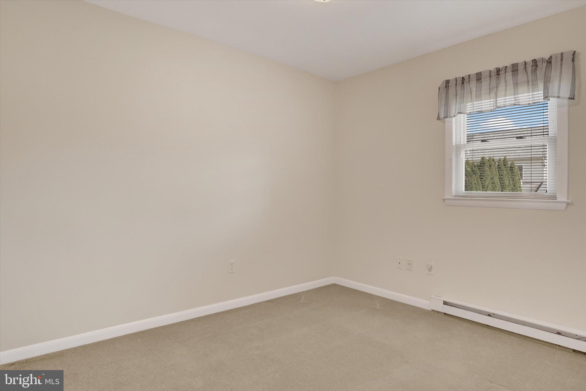 118 South 22nd Street Lebanon, PA 17042 - Photo 18 of 27 an empty room with a window