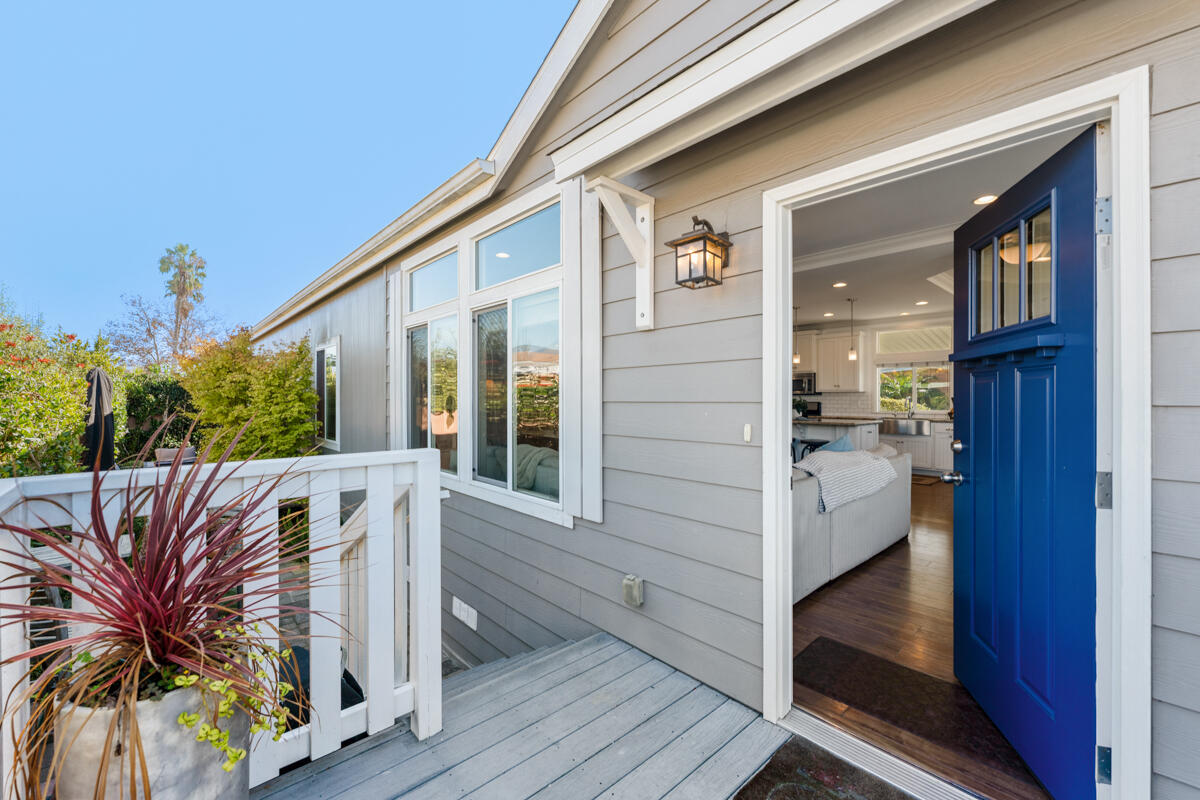 3950 Via Real, Unit 97 Carpinteria, CA 93013 - Photo 13 of 38 a view of balcony with furniture and garden