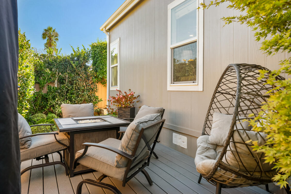 3950 Via Real, Unit 97 Carpinteria, CA 93013 - Photo 9 of 38 a view of a outdoor seating area