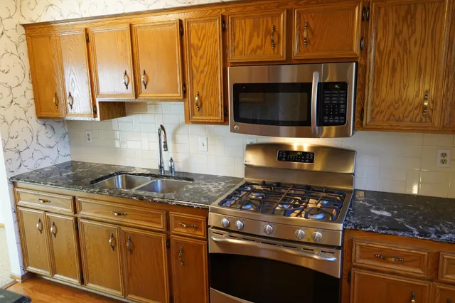 $234,900 | 4199 Knob Circle, Unit 102, Eagan, MN 55122