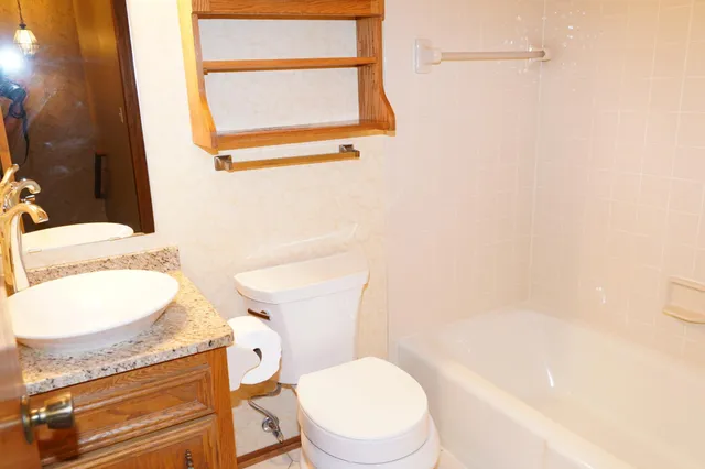 $234,900 | 4199 Knob Circle, Unit 102, Eagan, MN 55122