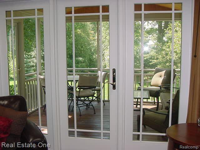 4246 Bold Meadows Rochester, MI 48306 - Photo 15 of 25 SUN RM
