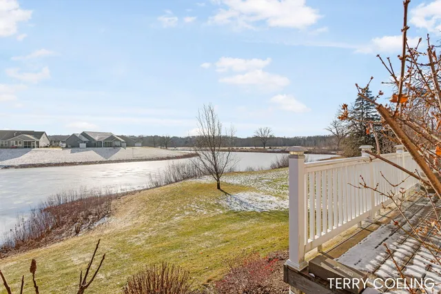 $334,900 | 2868 Grand Isle Drive Northeast, Belmont, MI 49306