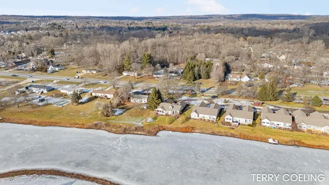 $334,900 | 2868 Grand Isle Drive Northeast, Belmont, MI 49306