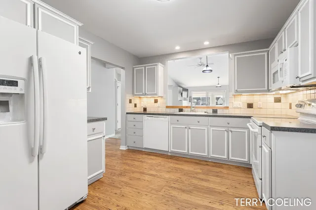 $334,900 | 2868 Grand Isle Drive Northeast, Belmont, MI 49306