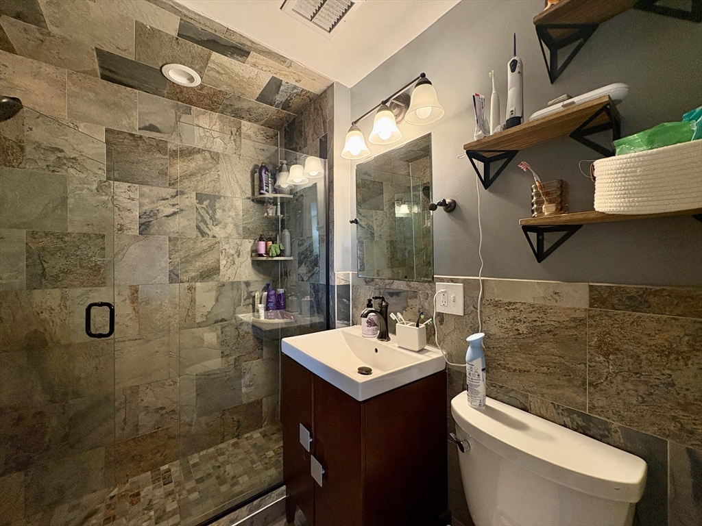 914 Beacon Street, Unit 4 Boston, MA 02215 - Photo 7 of 19