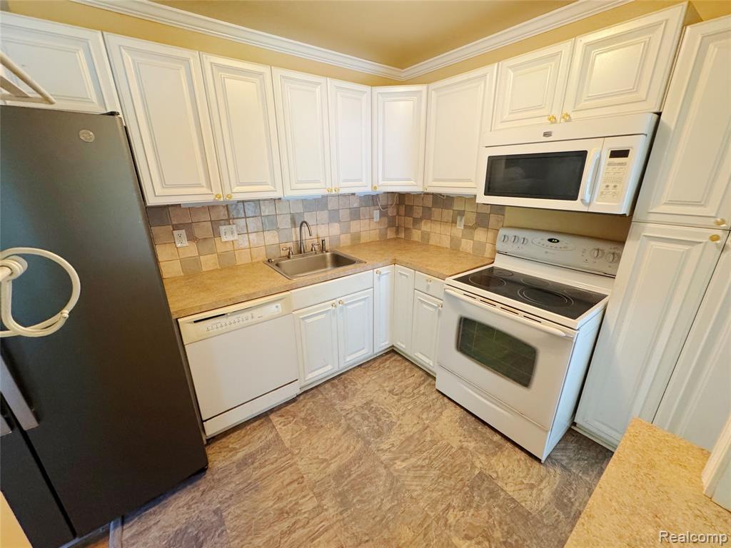 627 Wesbrook Street Pontiac, MI 48340 - Photo 8 of 22