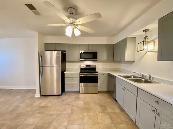 $1,200 | 9519 Lillian Highway, Pensacola, FL 32506