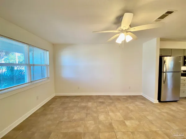 $1,350 | 9519 Lillian Highway, Pensacola, FL 32506