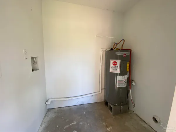 $1,200 | 9519 Lillian Highway, Pensacola, FL 32506