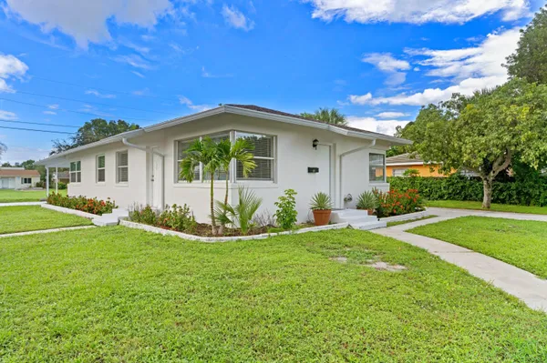 $1,700 | 5208 Spruce Avenue, Unit B, West Palm Beach, FL 33407