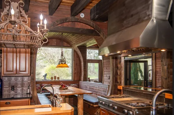 $1,750,000 | 2003 West Hanover Road, Hanover, IL 61041