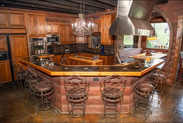 $1,750,000 | 2003 West Hanover Road, Hanover, IL 61041