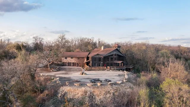 $1,995,900 | 2003 West Hanover Road, Hanover, IL 61041