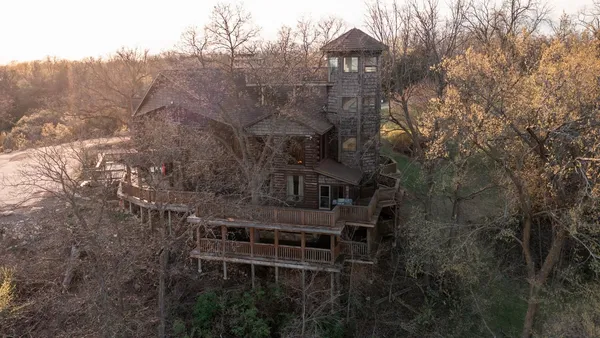 $1,995,900 | 2003 West Hanover Road, Hanover, IL 61041