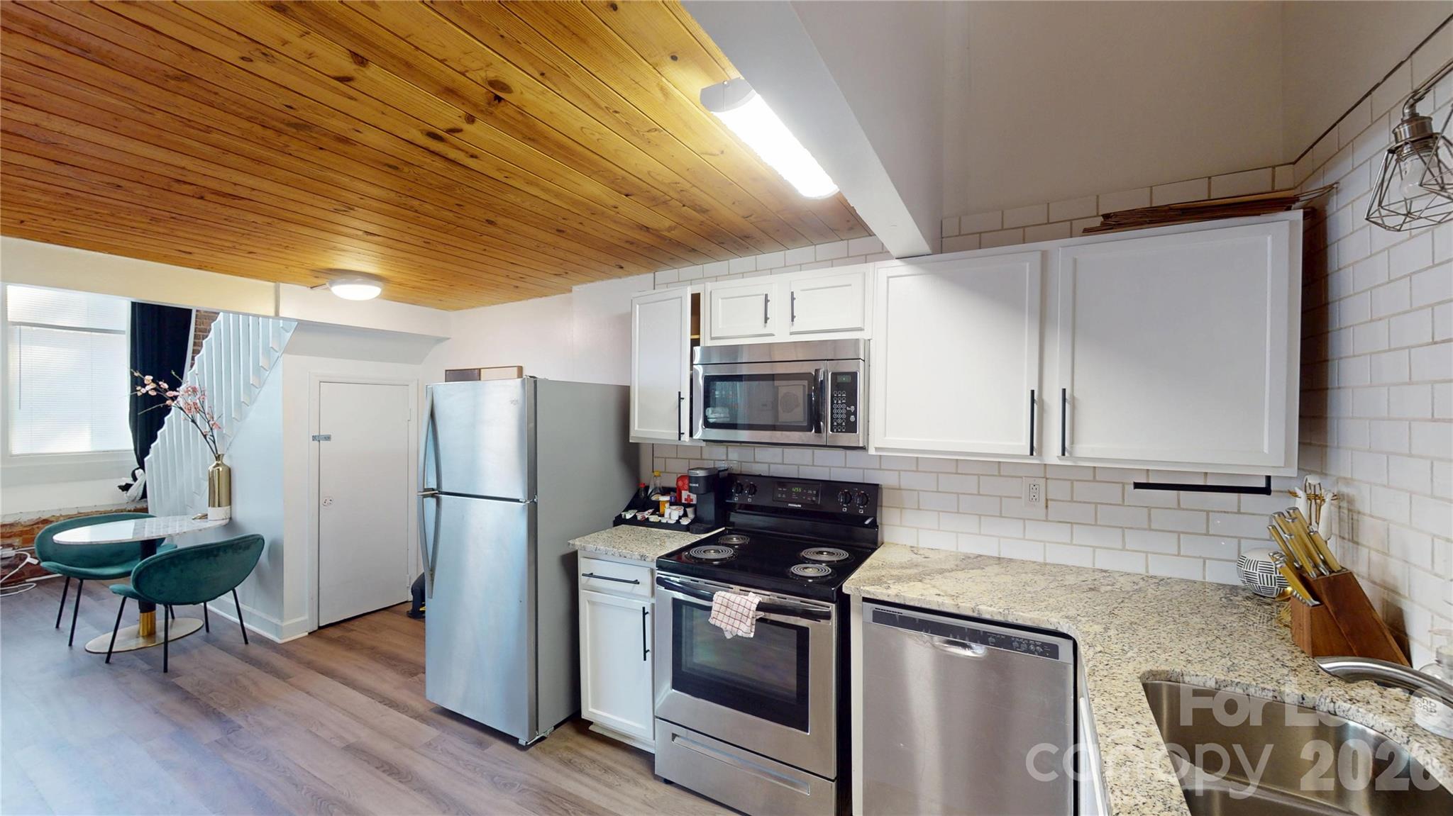 201 South Hoskins Road Charlotte, NC 28208 - Photo 4 of 18