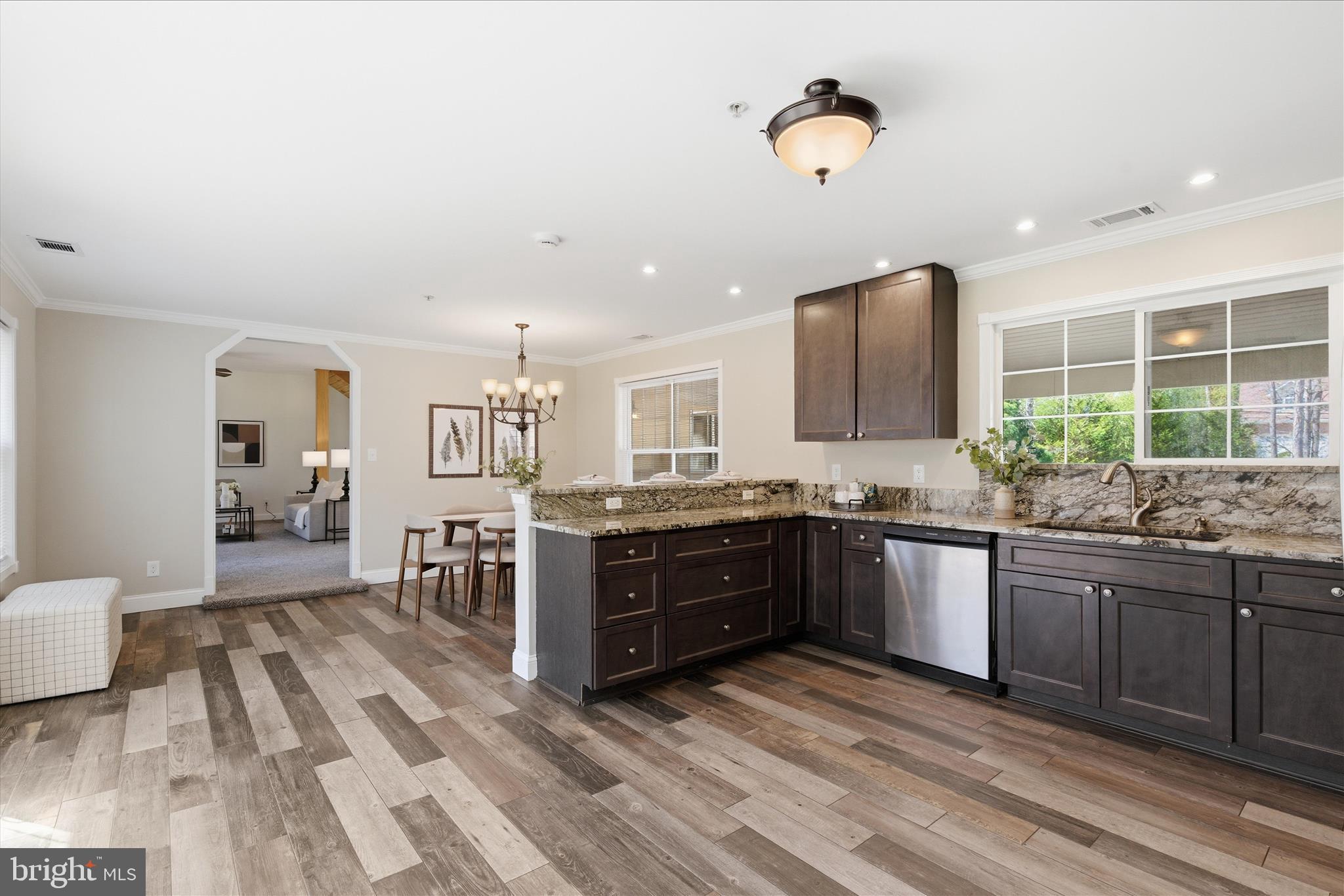 11607 Prospect Hill Road Glenn Dale, MD 20769 - Photo 10 of 41 Large kitchen w/ penninsula