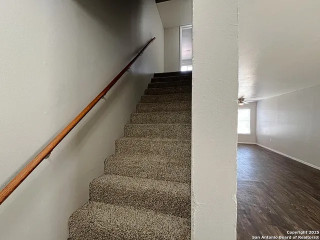 $895 | 2802 Lasses Boulevard, Unit 20, San Antonio, TX 78223