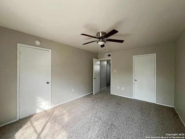 $895 | 2802 Lasses Boulevard, Unit 20, San Antonio, TX 78223
