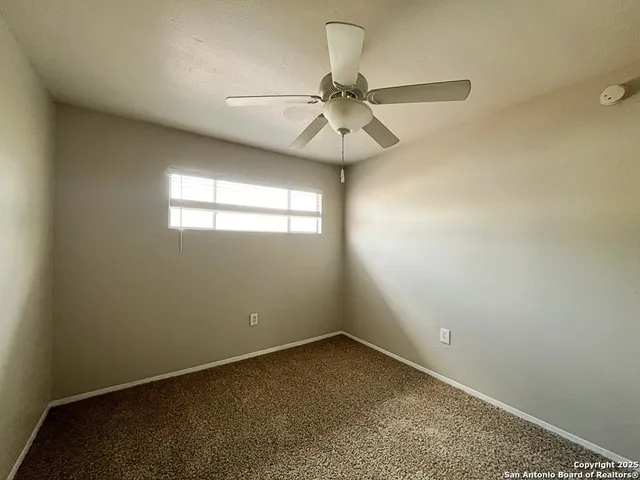 $895 | 2802 Lasses Boulevard, Unit 20, San Antonio, TX 78223