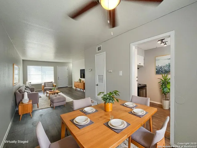 $925 | 2802 Lasses Boulevard, Unit 20, San Antonio, TX 78223