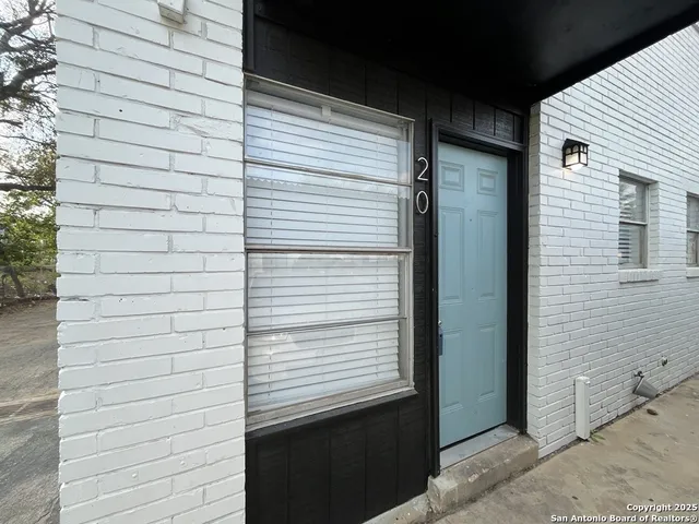 $895 | 2802 Lasses Boulevard, Unit 20, San Antonio, TX 78223