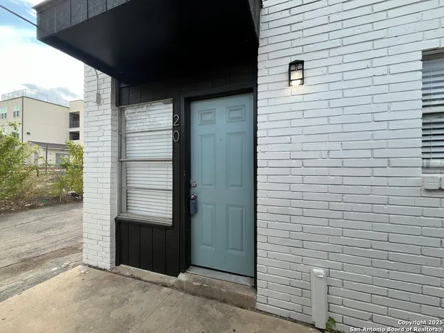 $895 | 2802 Lasses Boulevard, Unit 20, San Antonio, TX 78223