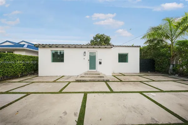 $5,000 | 1935 Southwest 24th Terrace, Miami, FL 33145