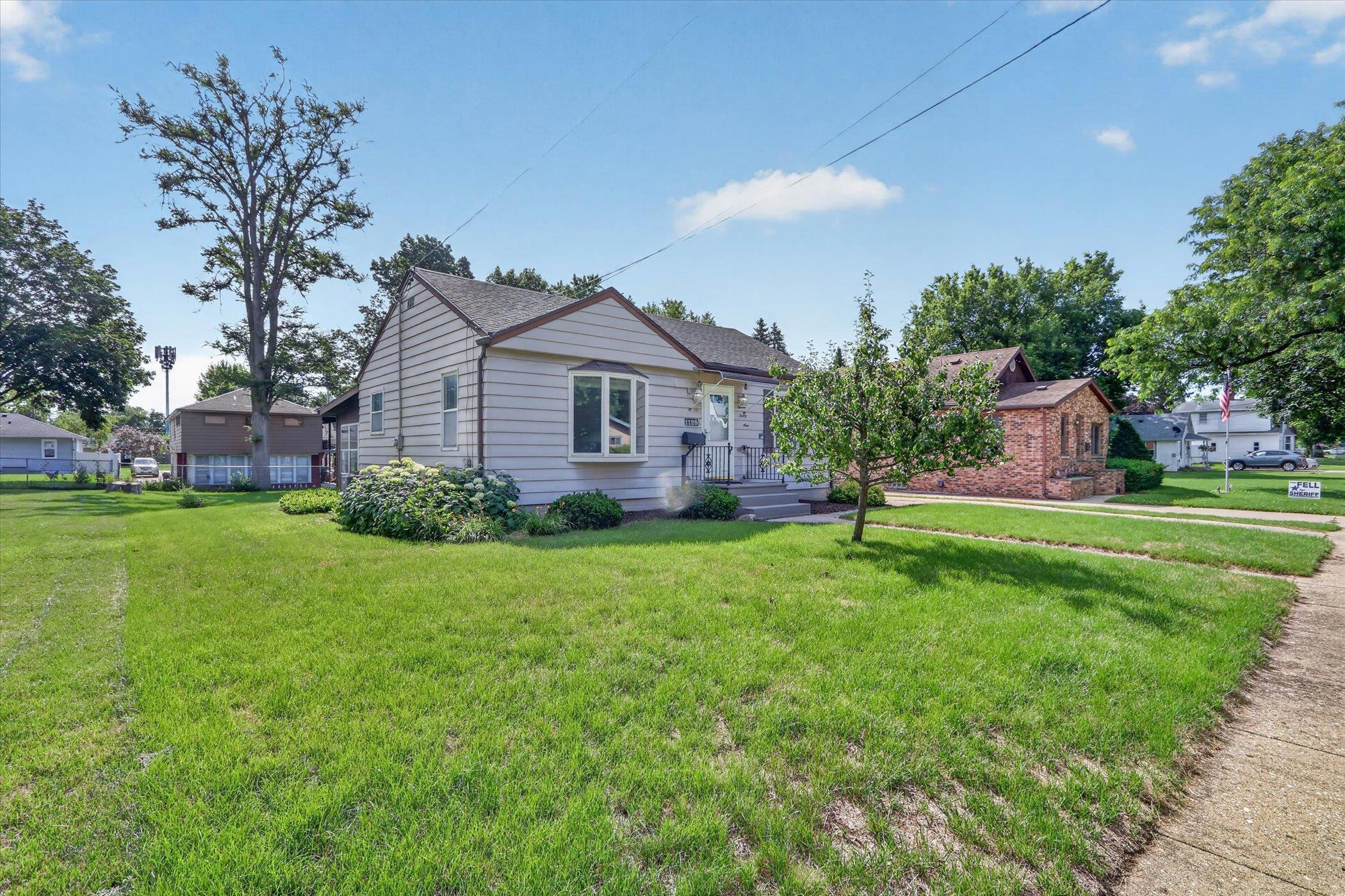 1129 Johnson Street Beloit, WI 53511 - Photo 4 of 35