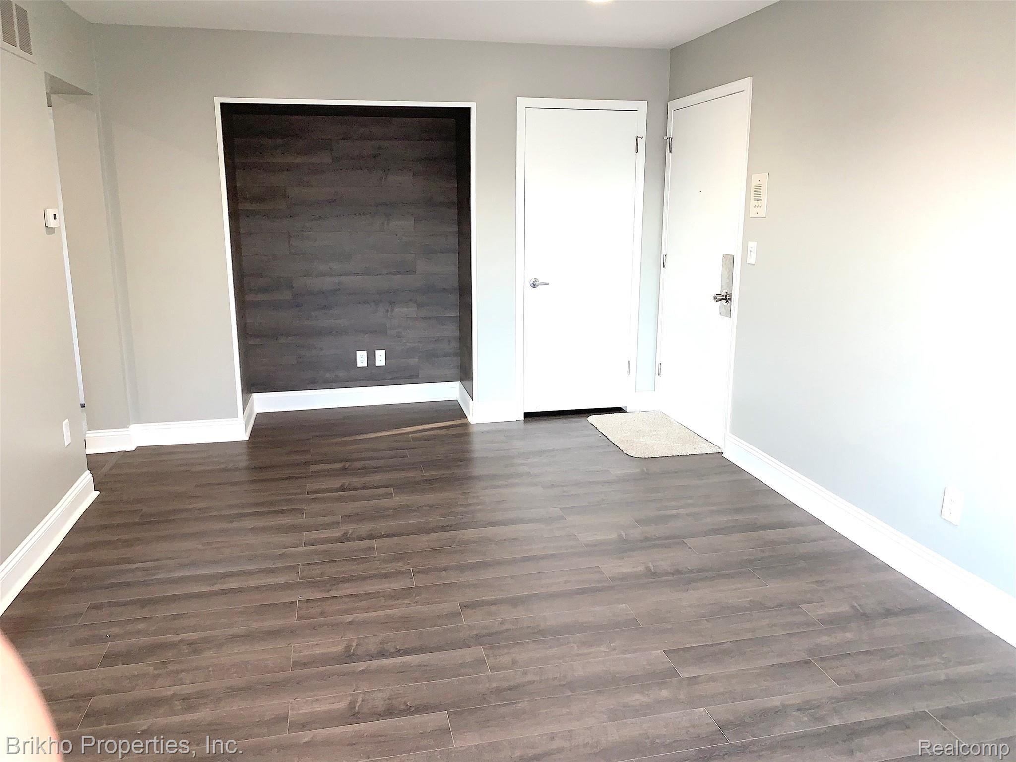 29422 Hoover Road, Unit 29 Warren, MI 48093 - Photo 6 of 23 IMG_4212.jpg