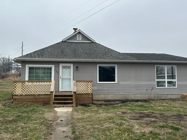 $170,000 | 105 North Epperson Drive, McLeansboro, IL 62859