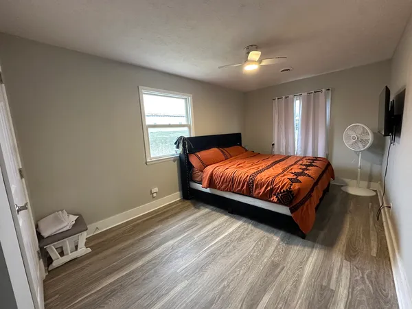 $170,000 | 105 North Epperson Drive, McLeansboro, IL 62859