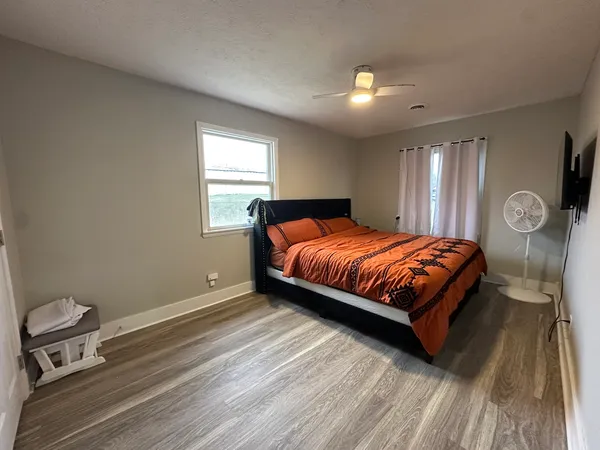 $170,000 | 105 North Epperson Drive, McLeansboro, IL 62859