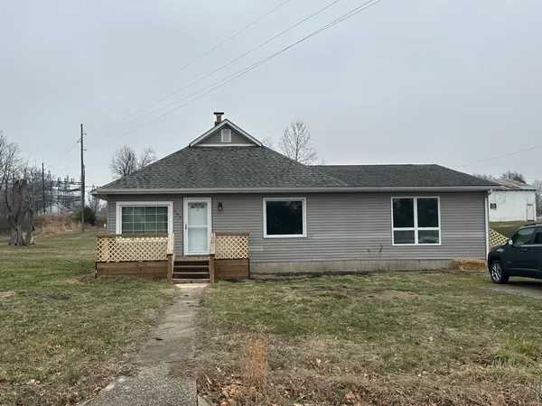 $170,000 | 105 North Epperson Drive, McLeansboro, IL 62859