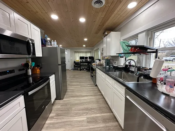 $170,000 | 105 North Epperson Drive, McLeansboro, IL 62859