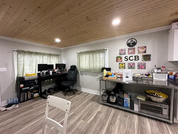 $170,000 | 105 North Epperson Drive, McLeansboro, IL 62859