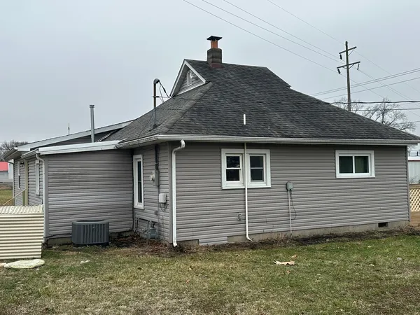 $170,000 | 105 North Epperson Drive, McLeansboro, IL 62859