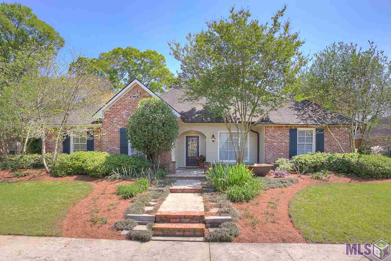 418 Plantation Ridge Drive Baton Rouge, LA 70810 - Photo 1 of 32 BEAUTIFUL EXTERIOR