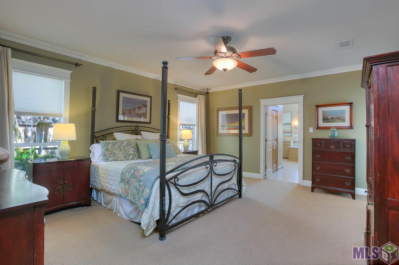 418 Plantation Ridge Drive Baton Rouge, LA 70810 - Photo 15 of 32 LARGE MASTER BEDROOM