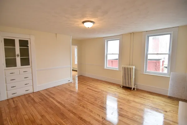 $1,900 | 20-24 Walnut Street, Unit 1F, Winchendon, MA 01475