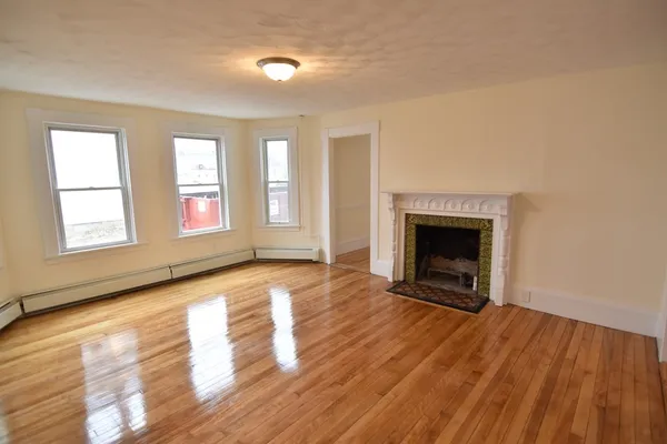 $1,900 | 20-24 Walnut Street, Unit 1F, Winchendon, MA 01475