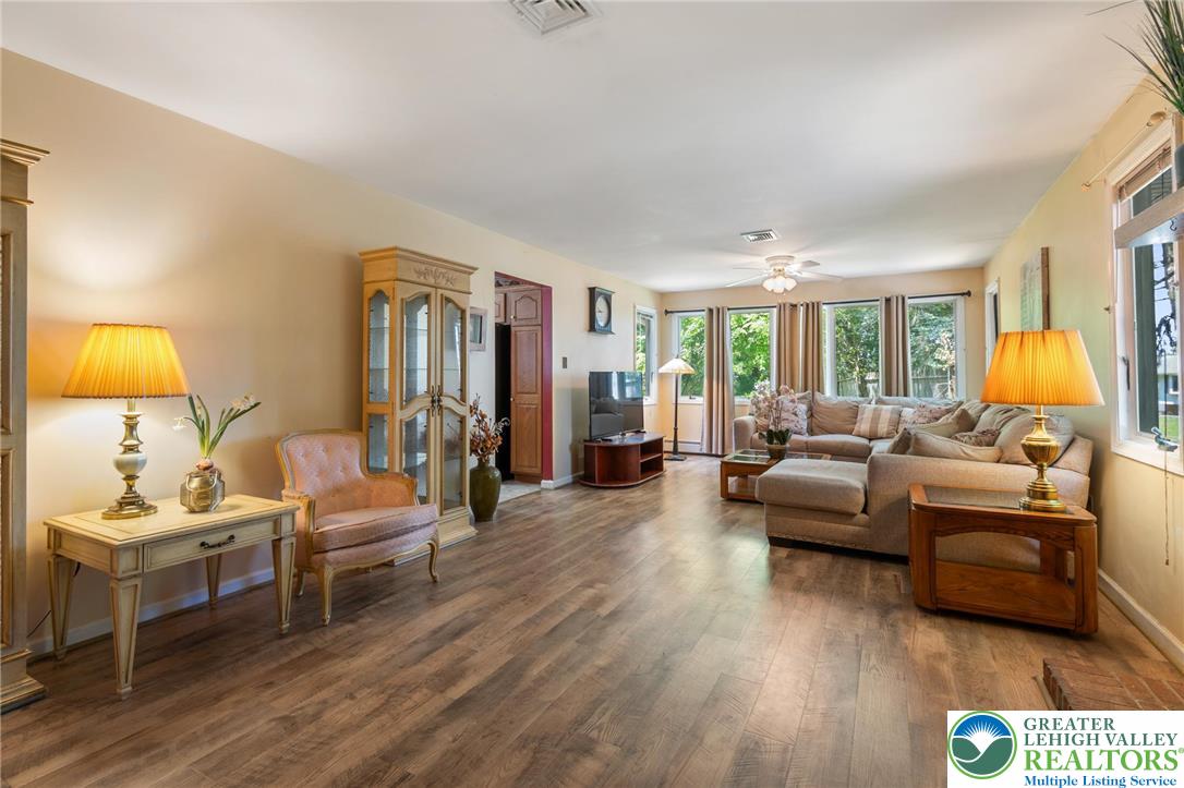 5306 Lanark Road Center Valley, PA 18034 - Photo 13 of 29 Gallery Image 13