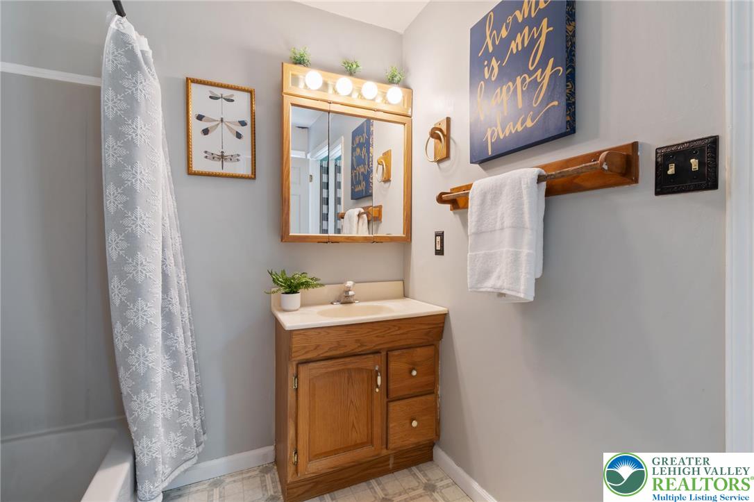 5306 Lanark Road Center Valley, PA 18034 - Photo 23 of 29 Gallery Image 23