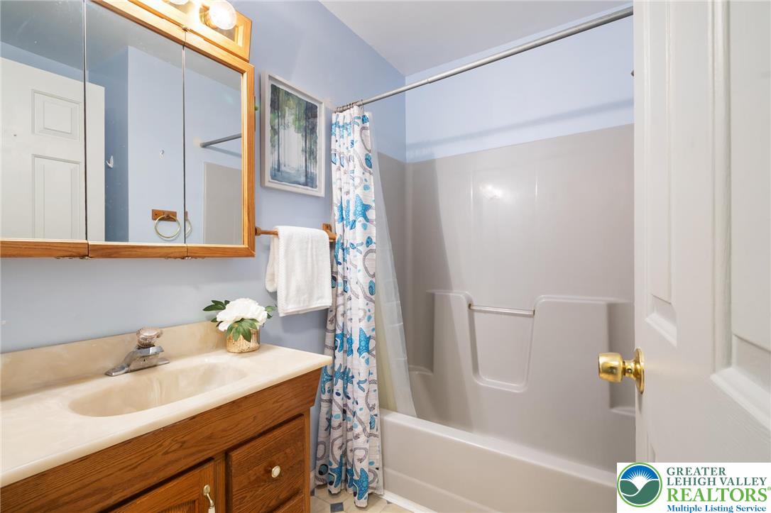 5306 Lanark Road Center Valley, PA 18034 - Photo 26 of 29 Gallery Image 26