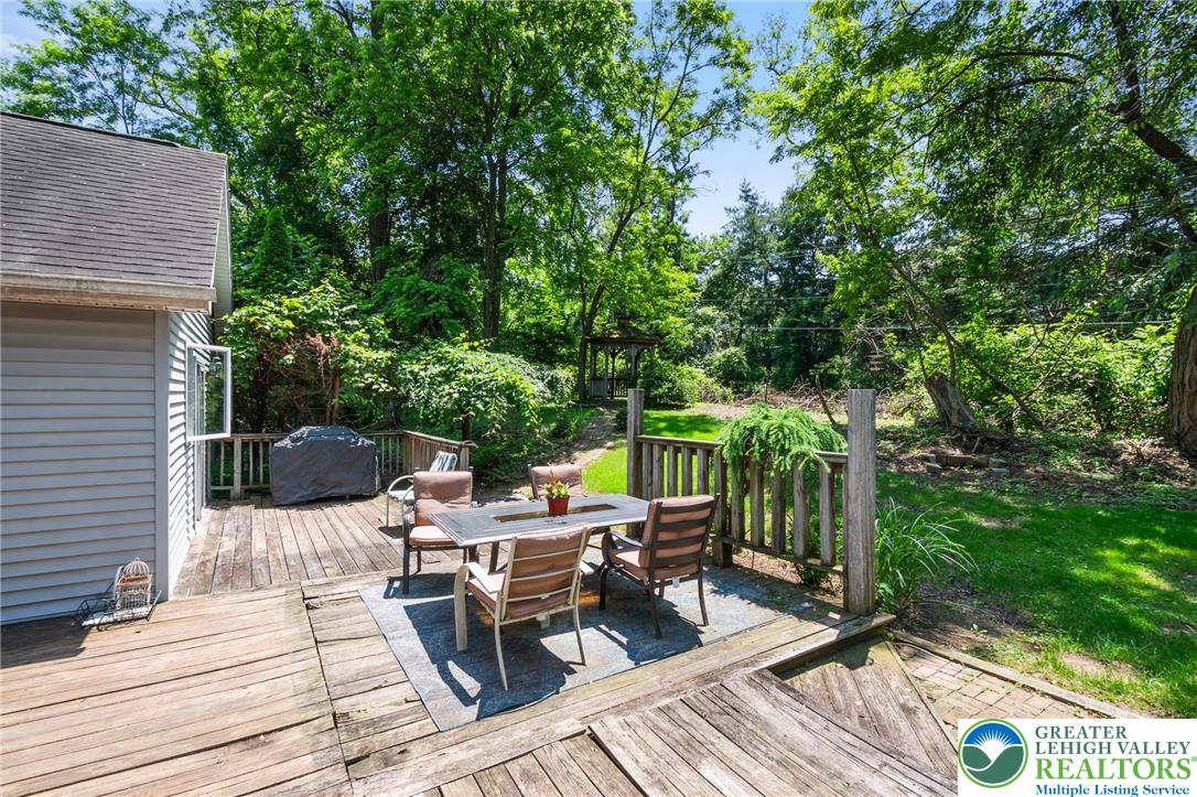 5306 Lanark Road Center Valley, PA 18034 - Photo 7 of 29 Gallery Image 7